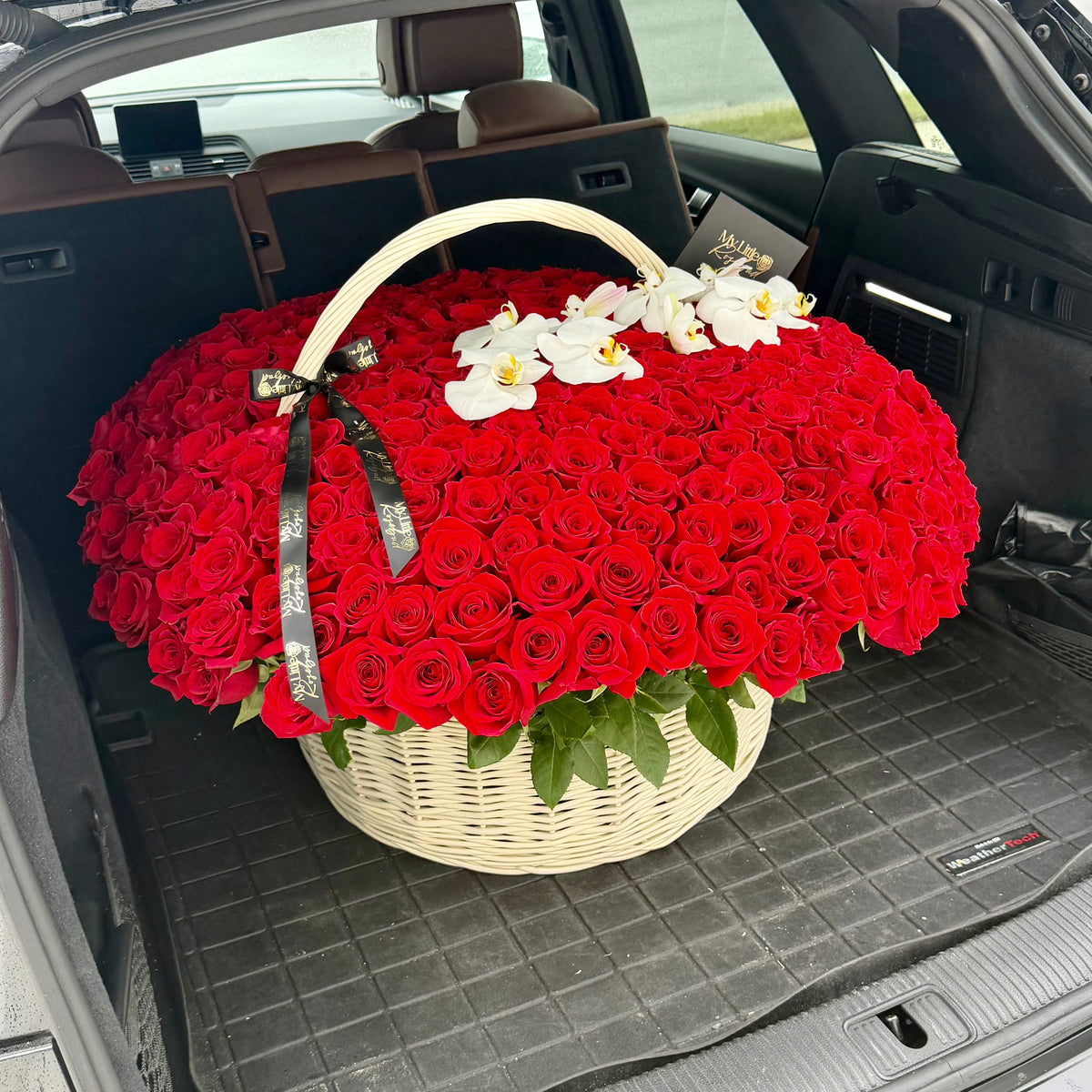 Signature Rosebud Basket