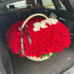 Signature Rosebud Basket